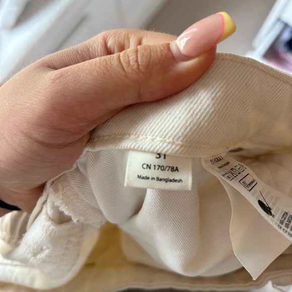 Monki White Mid Rise Straight Jeans - Picture 2 of 4